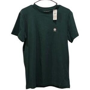 American Eagle men’s short sleeve graphic tee.